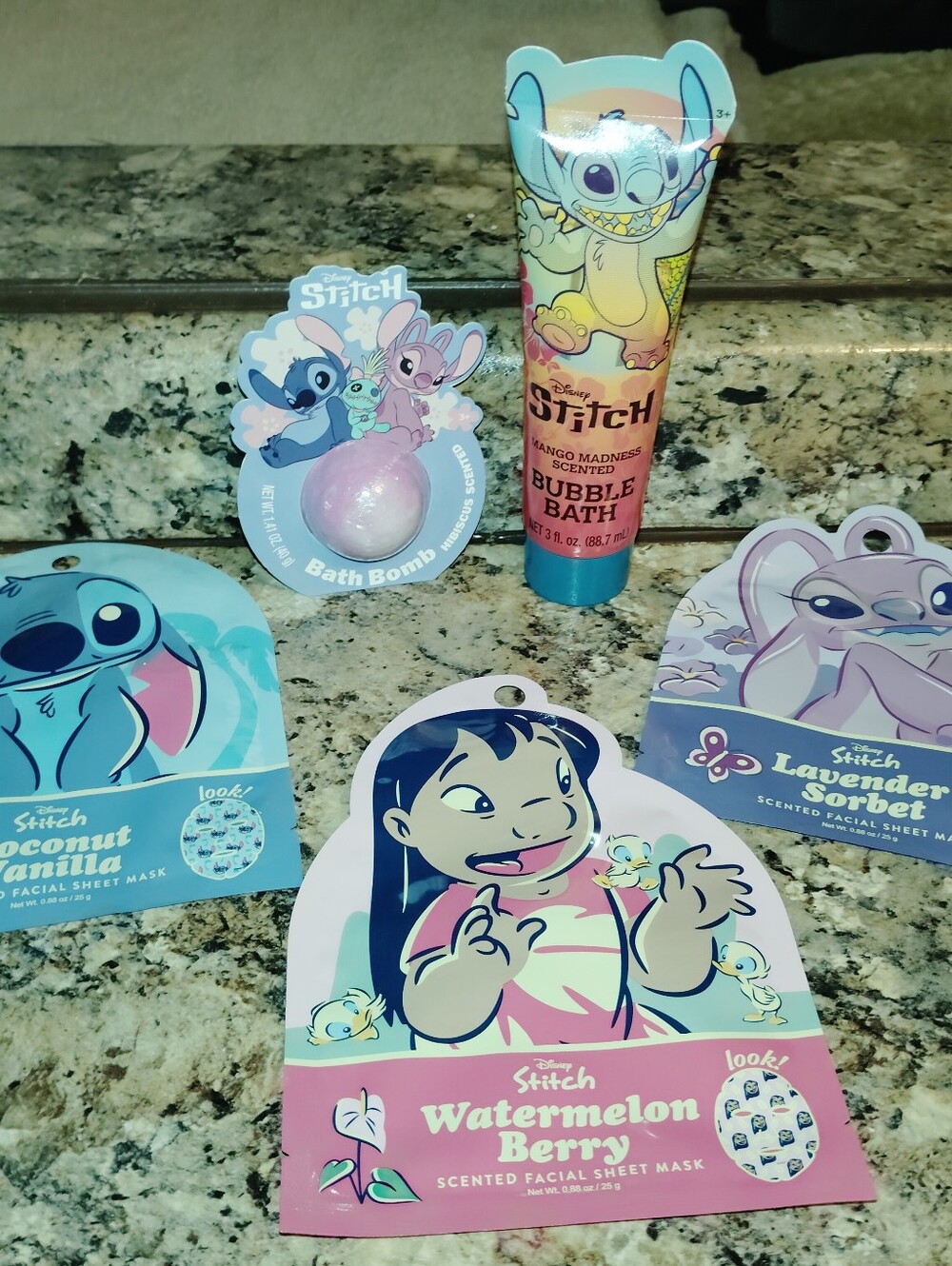 Disney Stitch & Lilo Spa Gift Set - Blue, Pink, Purple - Picture 3 of 5